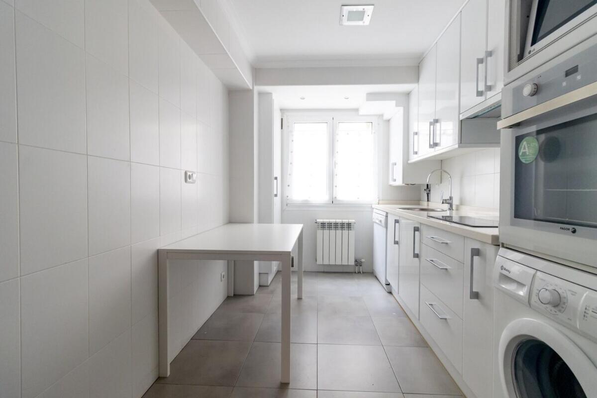 شقة Apartamento Centro Gijon Con Parking المظهر الخارجي الصورة